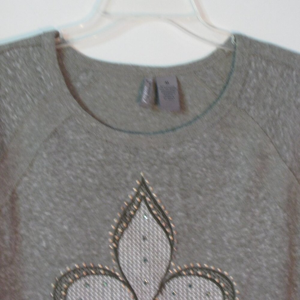 *  New Directions Weekend Top Medium Gray Fuzzy Cozy Shirt EUC - Picture 2 of 4